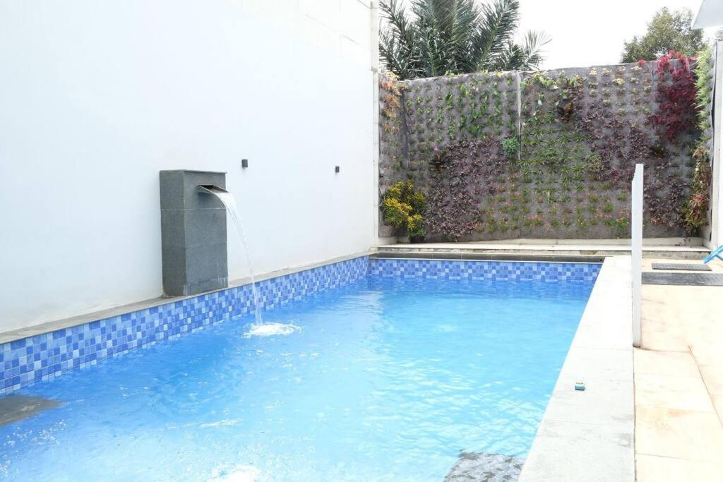 Villa 55 With Pool, Karaoke And Rooftop Bogor Exterior foto